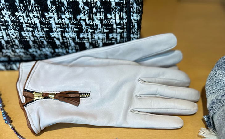 Guanto in pelle elegante con zip “made in italy”